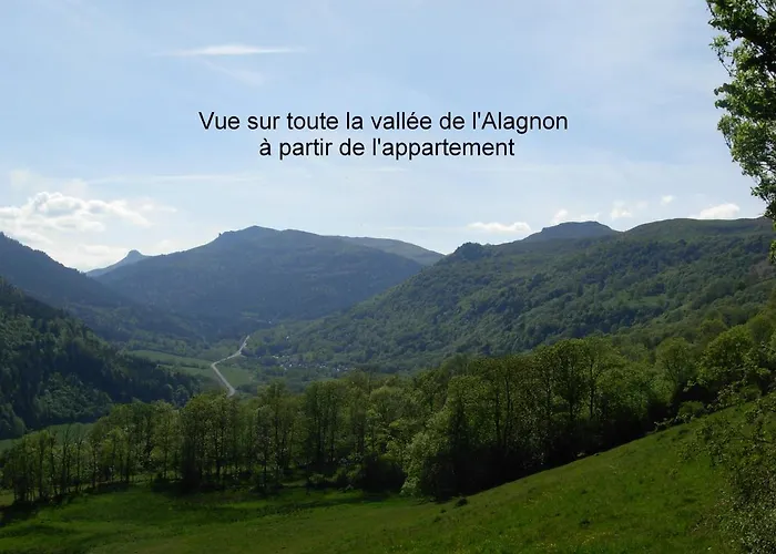 Vacances au pied des Monts du Cantal