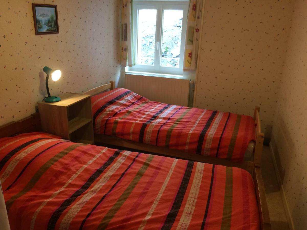 Au Pied Des Monts Du Cantal Appartement Laveissière