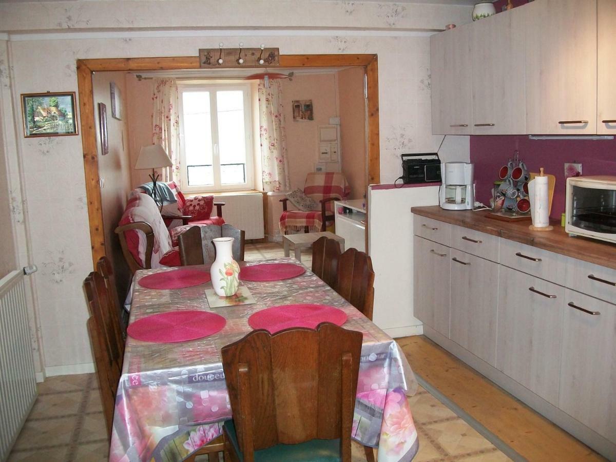Au Pied Des Monts Du Cantal Appartement